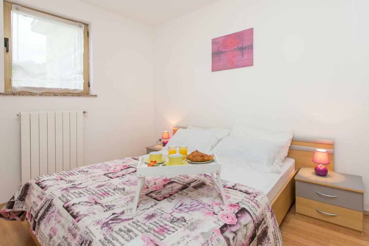 Apartments Cekada Labin  Luaran gambar