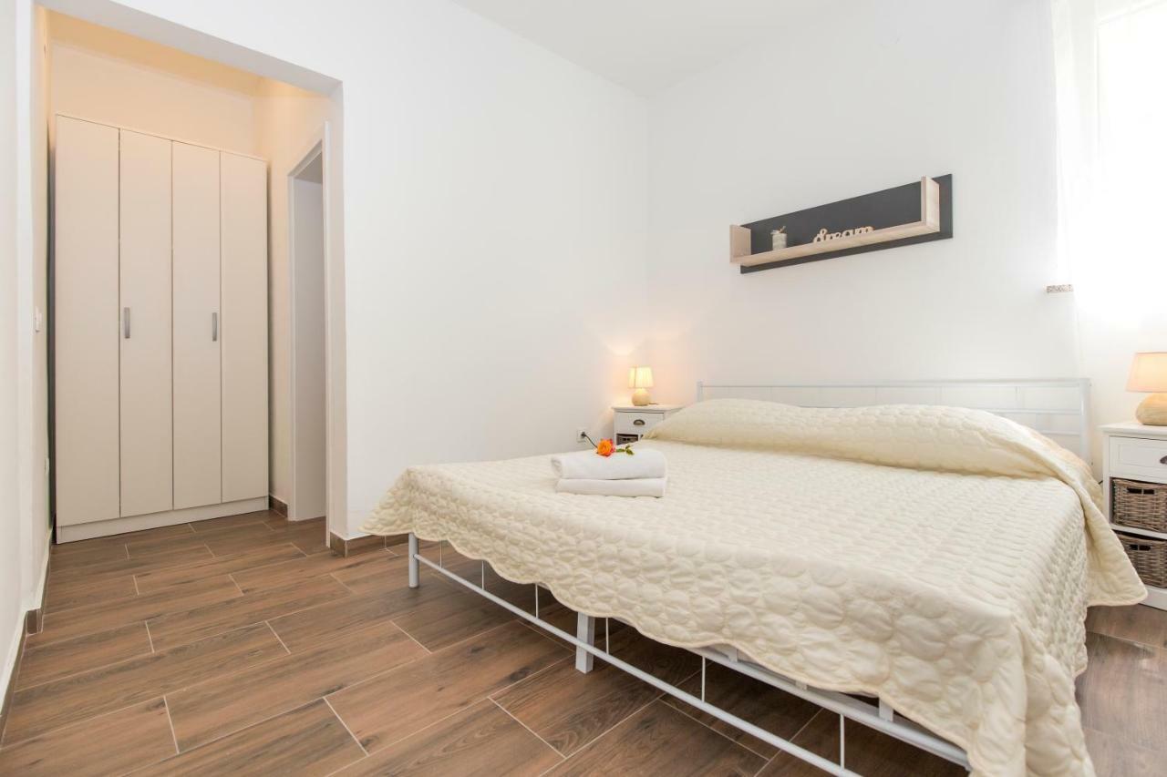 Apartments Cekada Labin  Luaran gambar